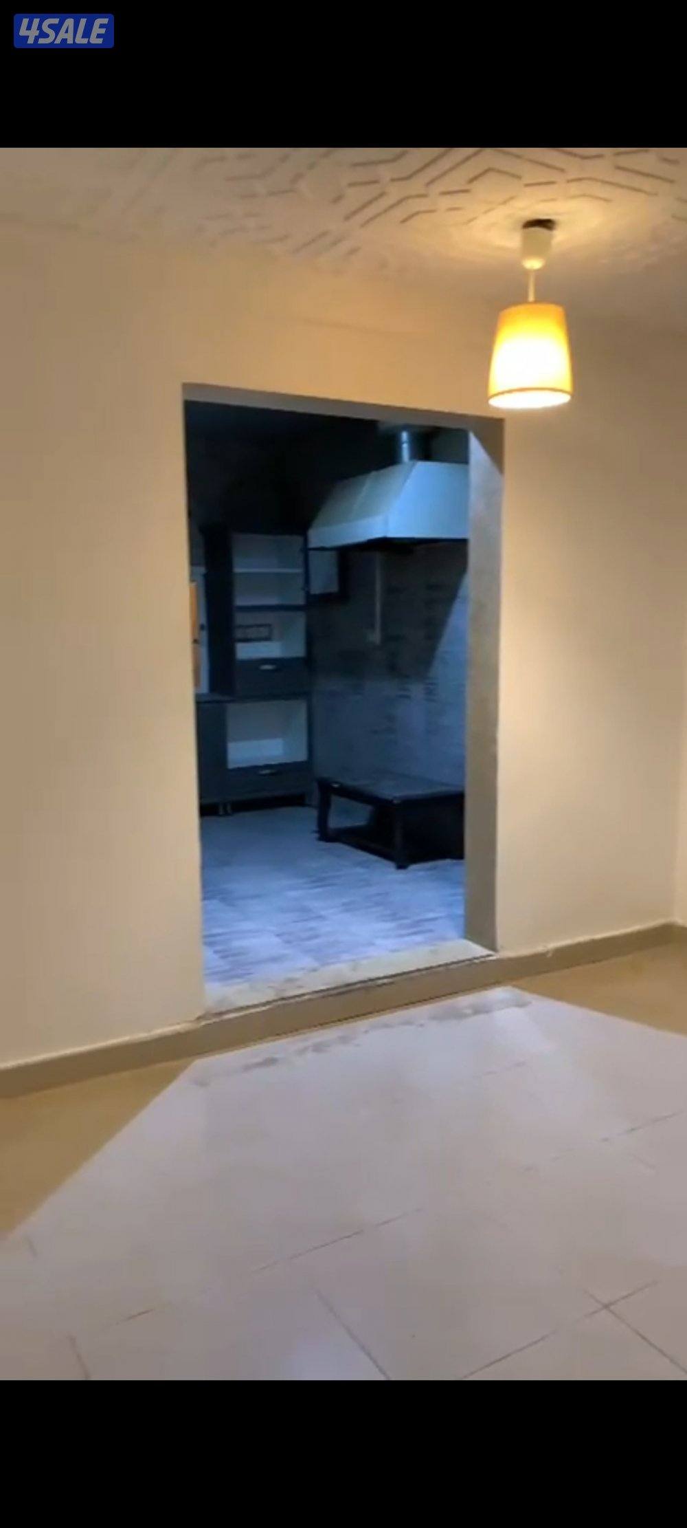 شقه نص دور كبيره ٥ غ وصاله ومطبخ وحمامين عايله3