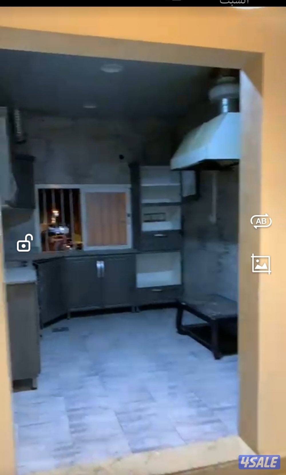 شقه نص دور كبيره ٥ غ وصاله ومطبخ وحمامين عايله5