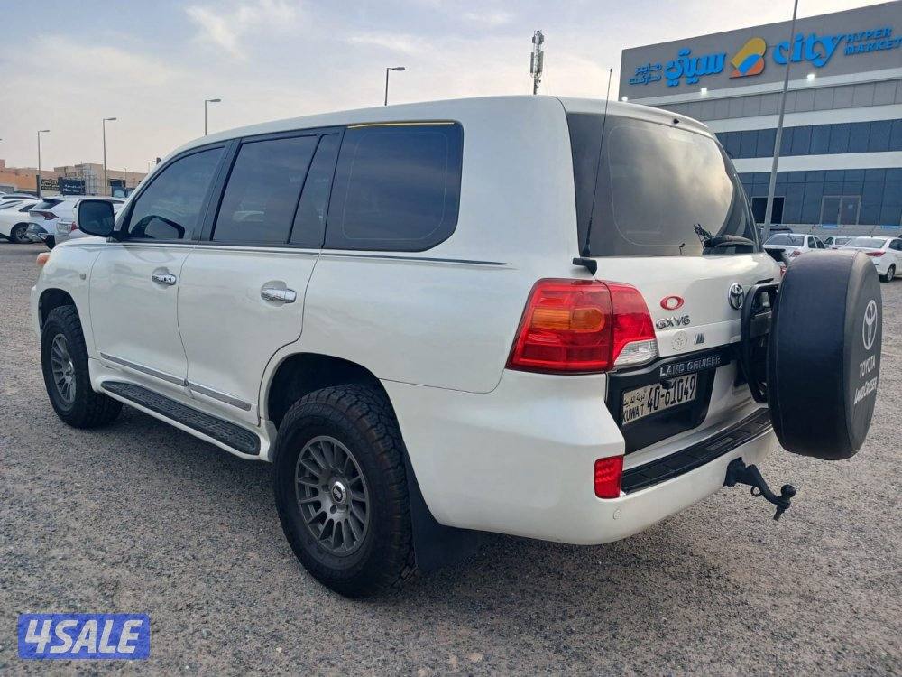 للبيع لاندكروزر قير عادى موديل ٢٠١٠5