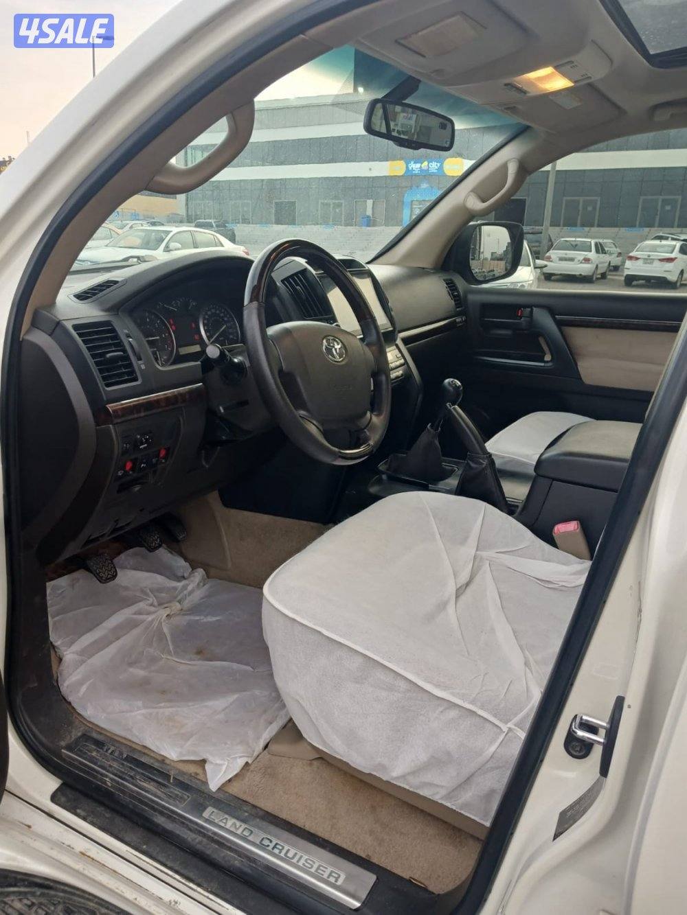 للبيع لاندكروزر قير عادى موديل ٢٠١٠8