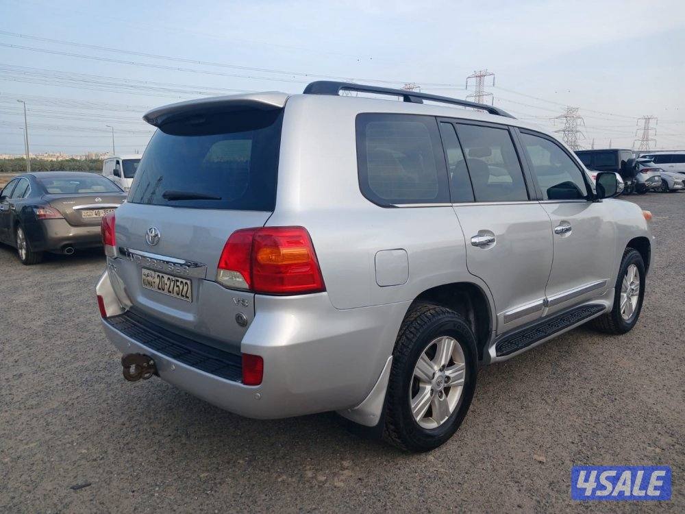 للبيع لاندكروزرGXR موديل ٢٠١٢4