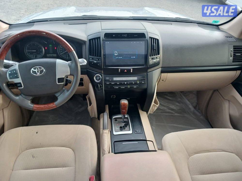 للبيع لاندكروزرGXR موديل ٢٠١٢6