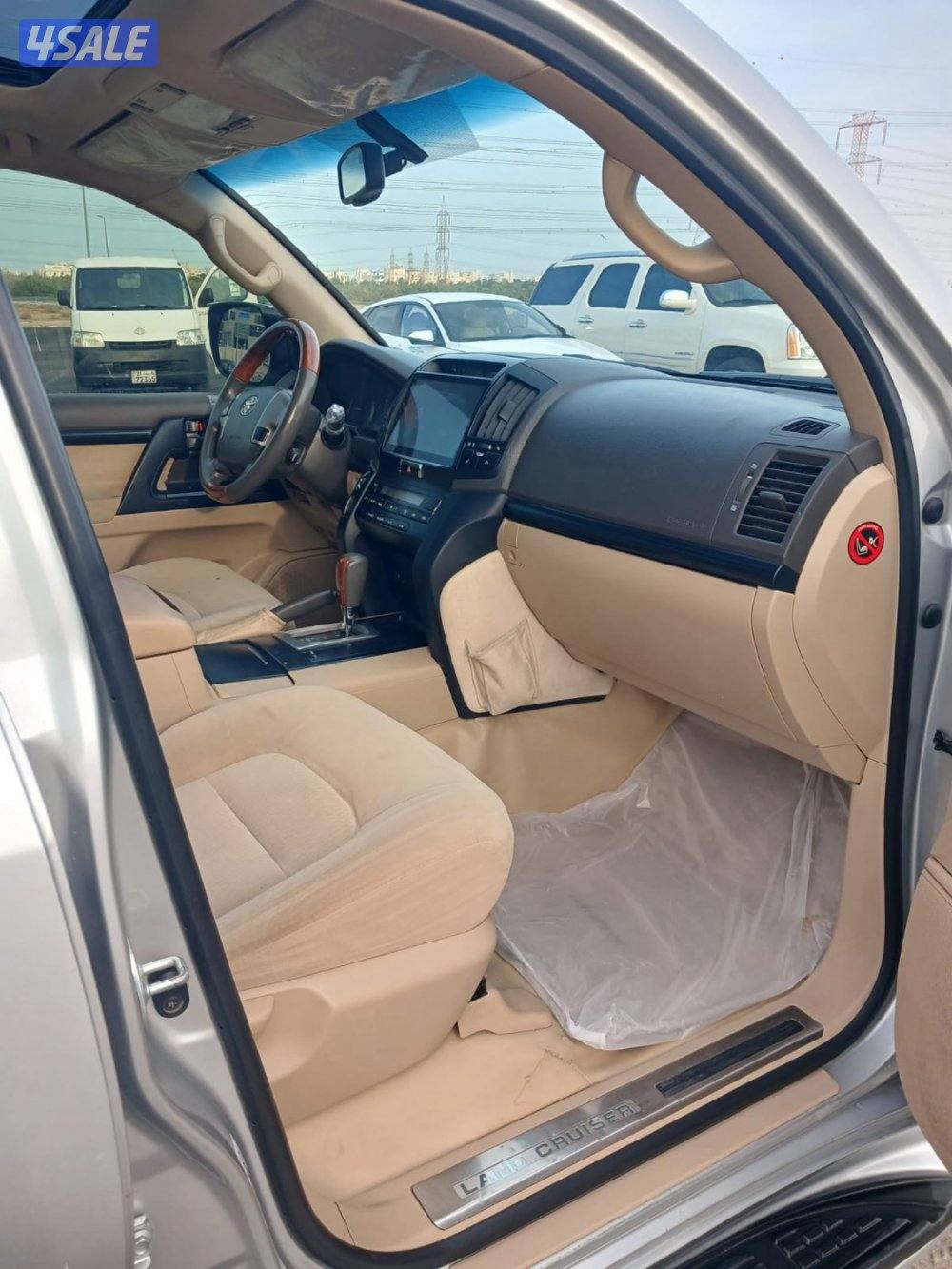 للبيع لاندكروزرGXR موديل ٢٠١٢8