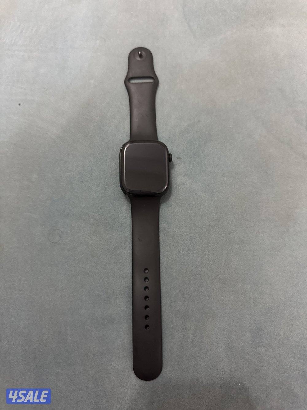 ساعه الجيل العاشر نظيفه جدا جداااا للبيع0