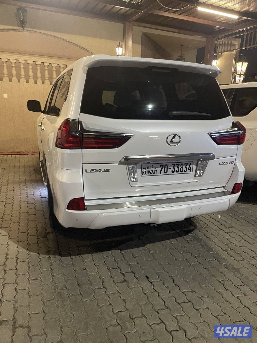 لكزس 2016 وارد قطر له ملف بالساير درجه اولى مفتاحين وكرت2