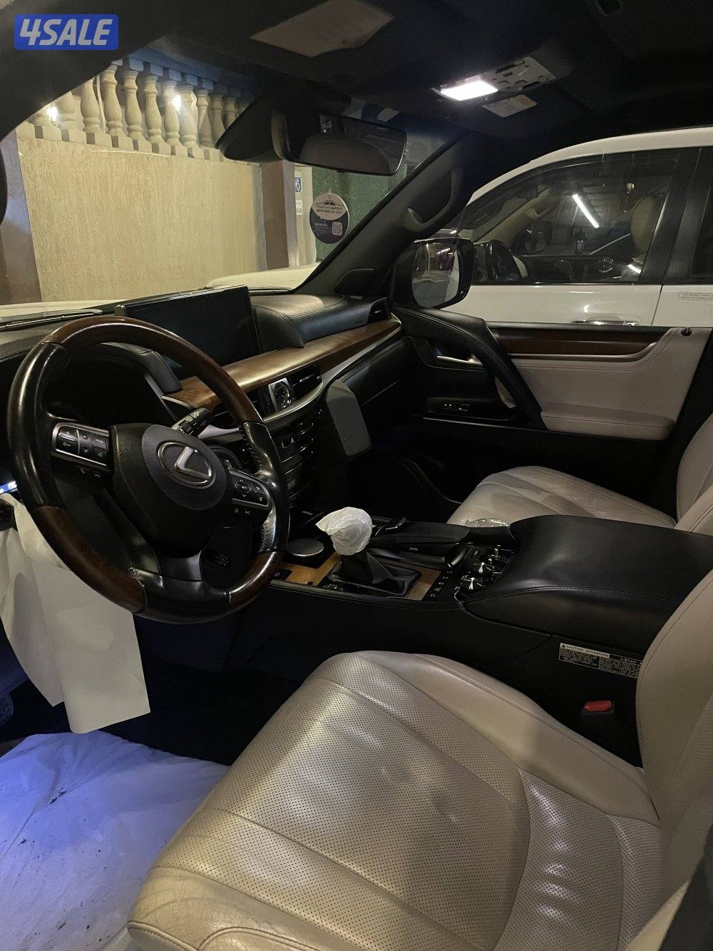 لكزس 2016 وارد قطر له ملف بالساير درجه اولى مفتاحين وكرت3