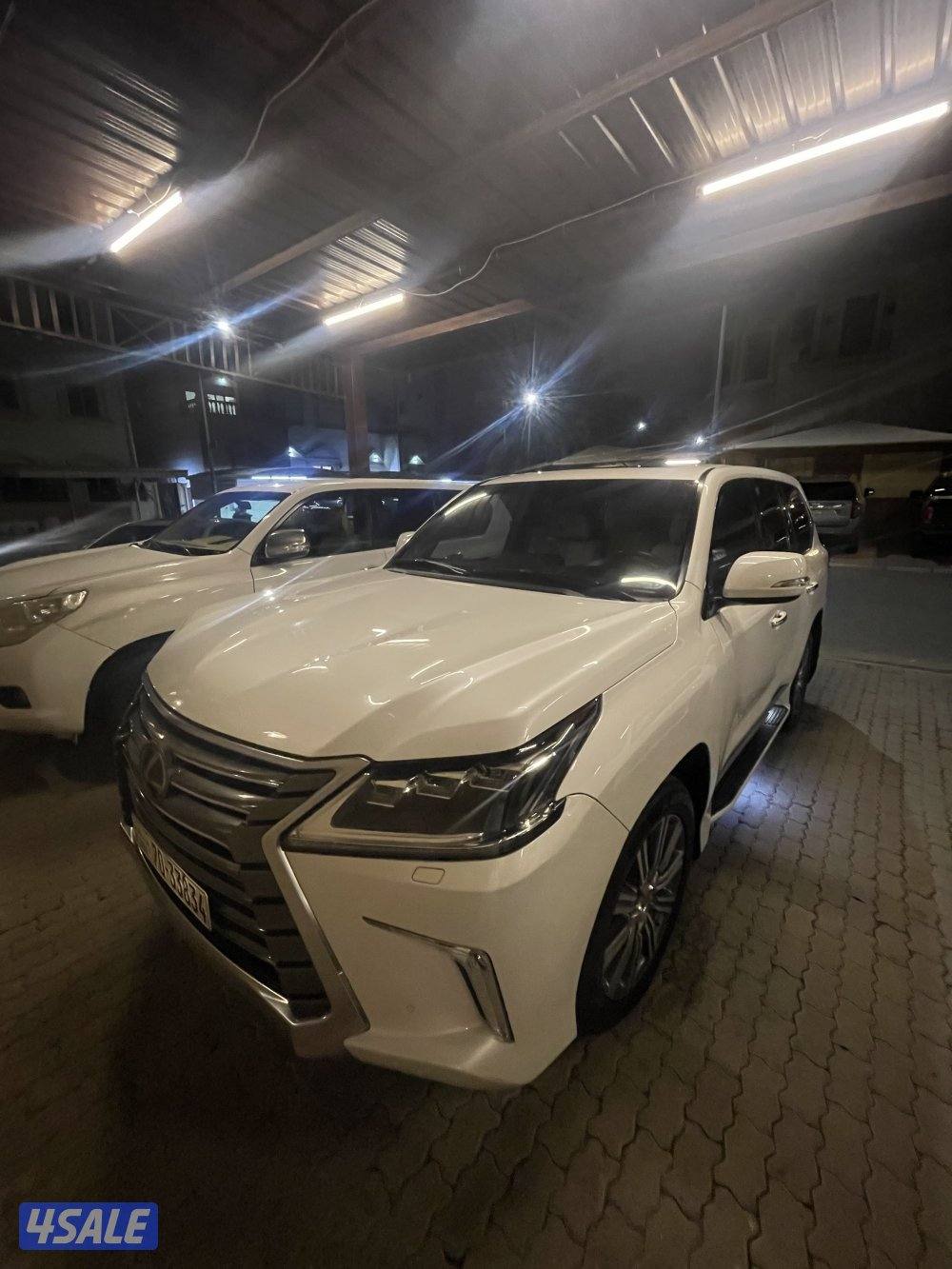 لكزس 2016 وارد قطر له ملف بالساير درجه اولى مفتاحين وكرت4