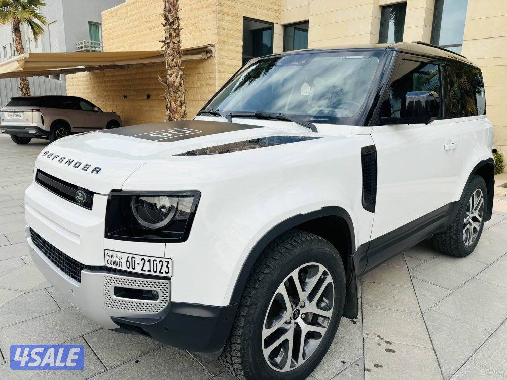 Land Rover Defender V6 P400 model 20212