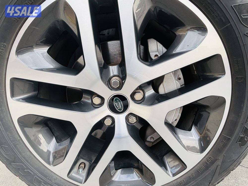 Land Rover Defender V6 P400 model 20213