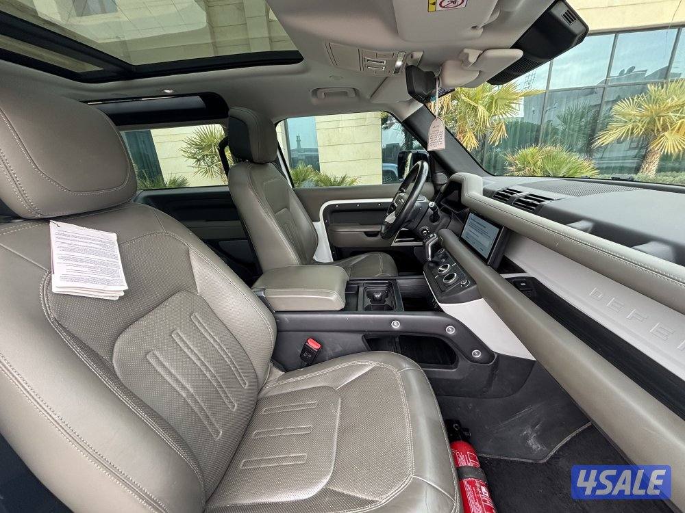 Land Rover Defender V6 P400 model 20217