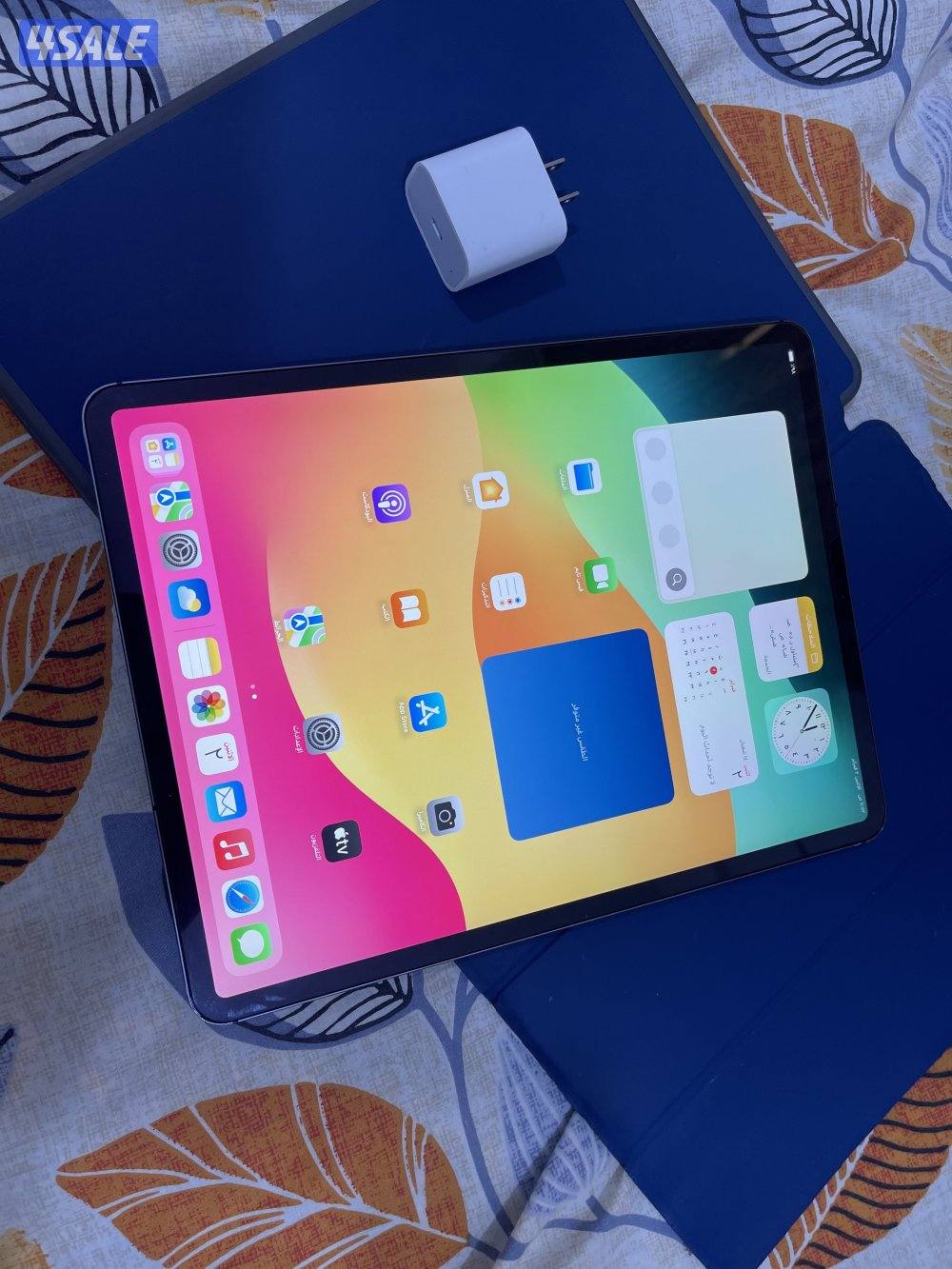 ايباد ابل برو 12.9 انش 256 قيقا خط شريحة شغال زين مع كفر وشحن والواير2