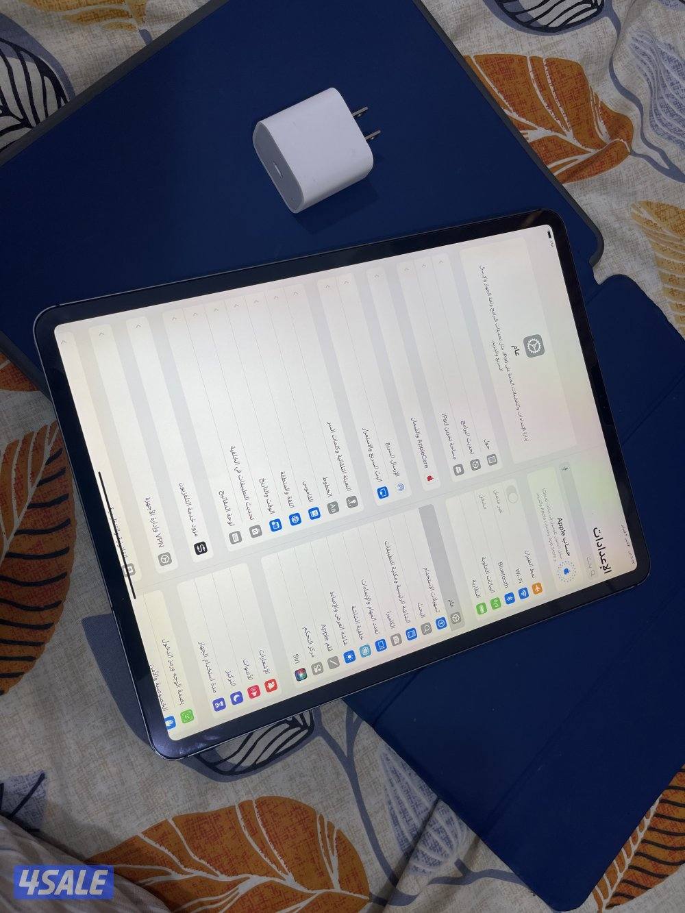 ايباد ابل برو 12.9 انش 256 قيقا خط شريحة شغال زين مع كفر وشحن والواير4