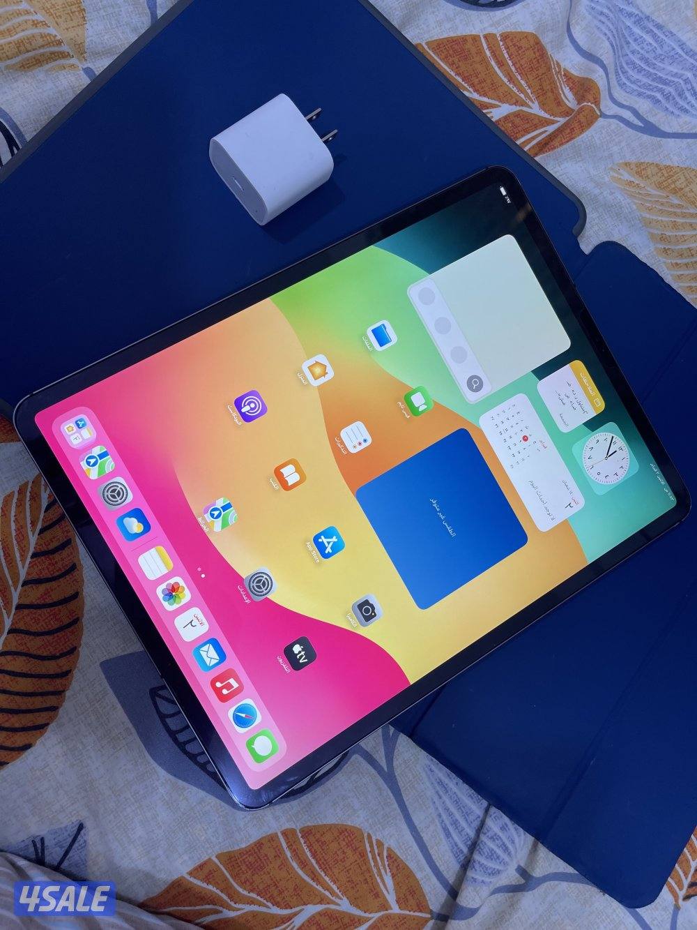 ايباد ابل برو 12.9 انش 256 قيقا خط شريحة شغال زين مع كفر وشحن والواير6