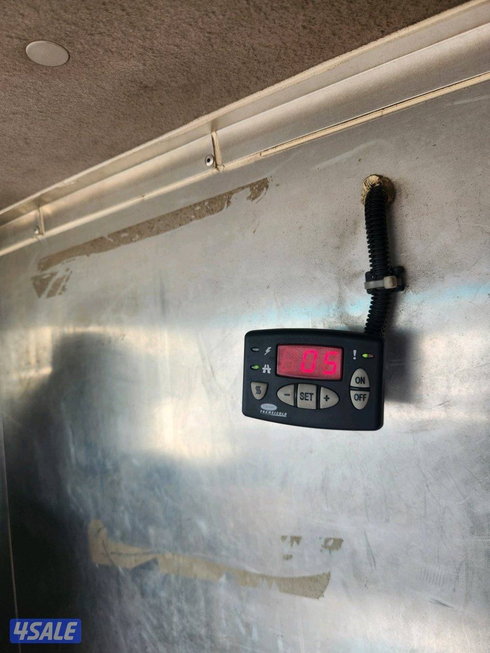 باص نيسان ثلاجه3