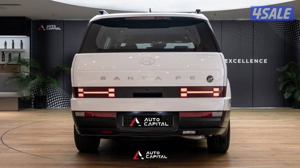 Hyundai Santa Fe 2.5L GDI 2WD 7 seats 3 Rows- Family Choice2