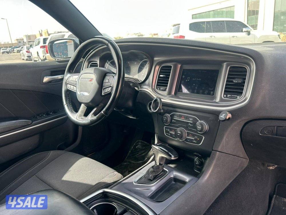 دودج شارجر  موديل 2020  ماشى 196.000 k.m  وارد الملا.6