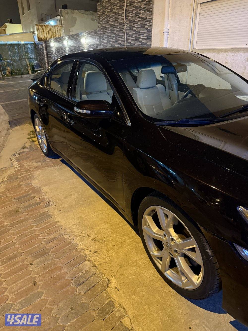 للبيع مكسيما ماشي ٧١ الف3