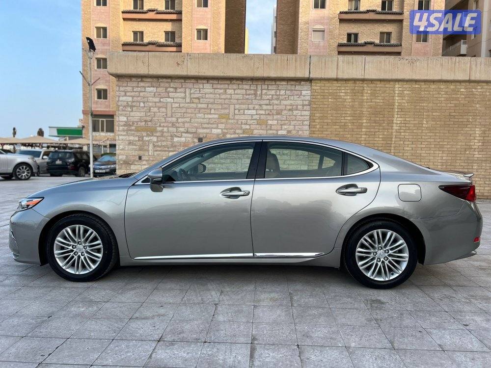 لكزس 2018/ES250 ماشي 149 الف بحالة الوكاله صبغ الوكاله شرط الفحص3