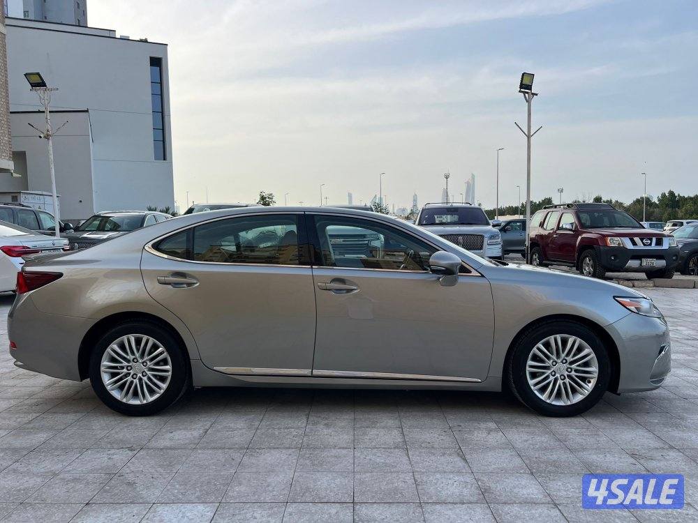 لكزس 2018/ES250 ماشي 149 الف بحالة الوكاله صبغ الوكاله شرط الفحص4