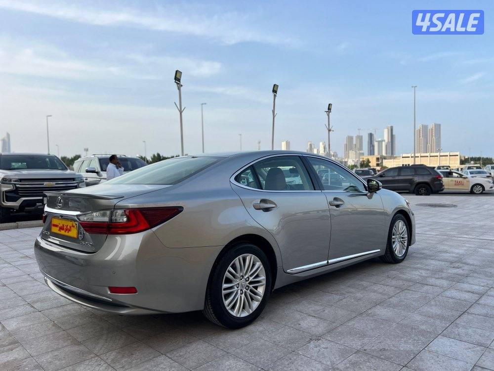 لكزس 2018/ES250 ماشي 149 الف بحالة الوكاله صبغ الوكاله شرط الفحص5