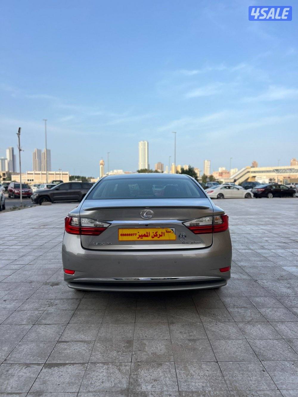 لكزس 2018/ES250 ماشي 149 الف بحالة الوكاله صبغ الوكاله شرط الفحص6