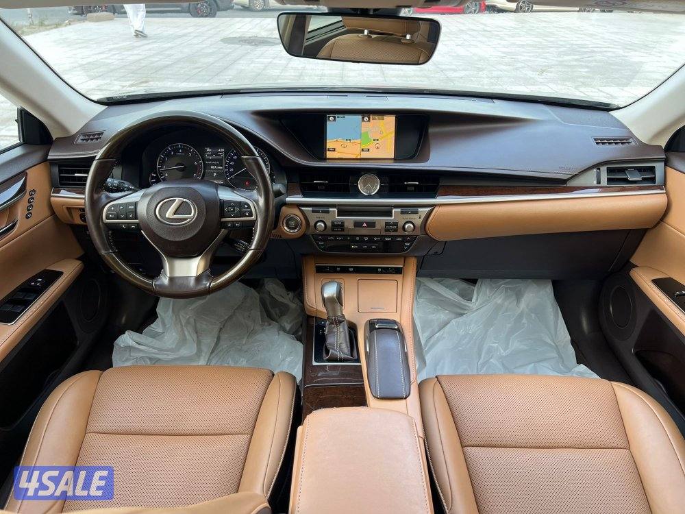 لكزس 2018/ES250 ماشي 149 الف بحالة الوكاله صبغ الوكاله شرط الفحص9