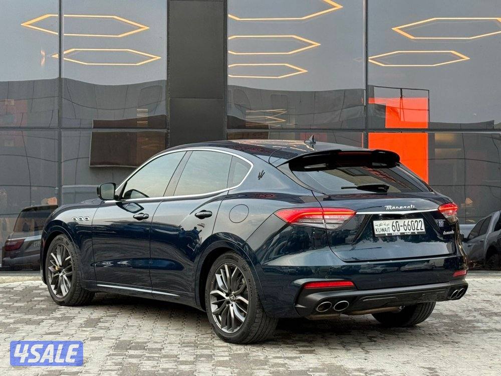 MASERATI LEVANTE _2022 صبغ الوكالة3