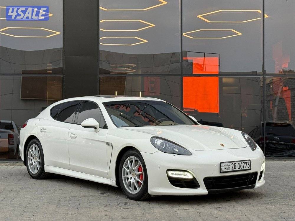 PORSCHE PANAMERA _2011