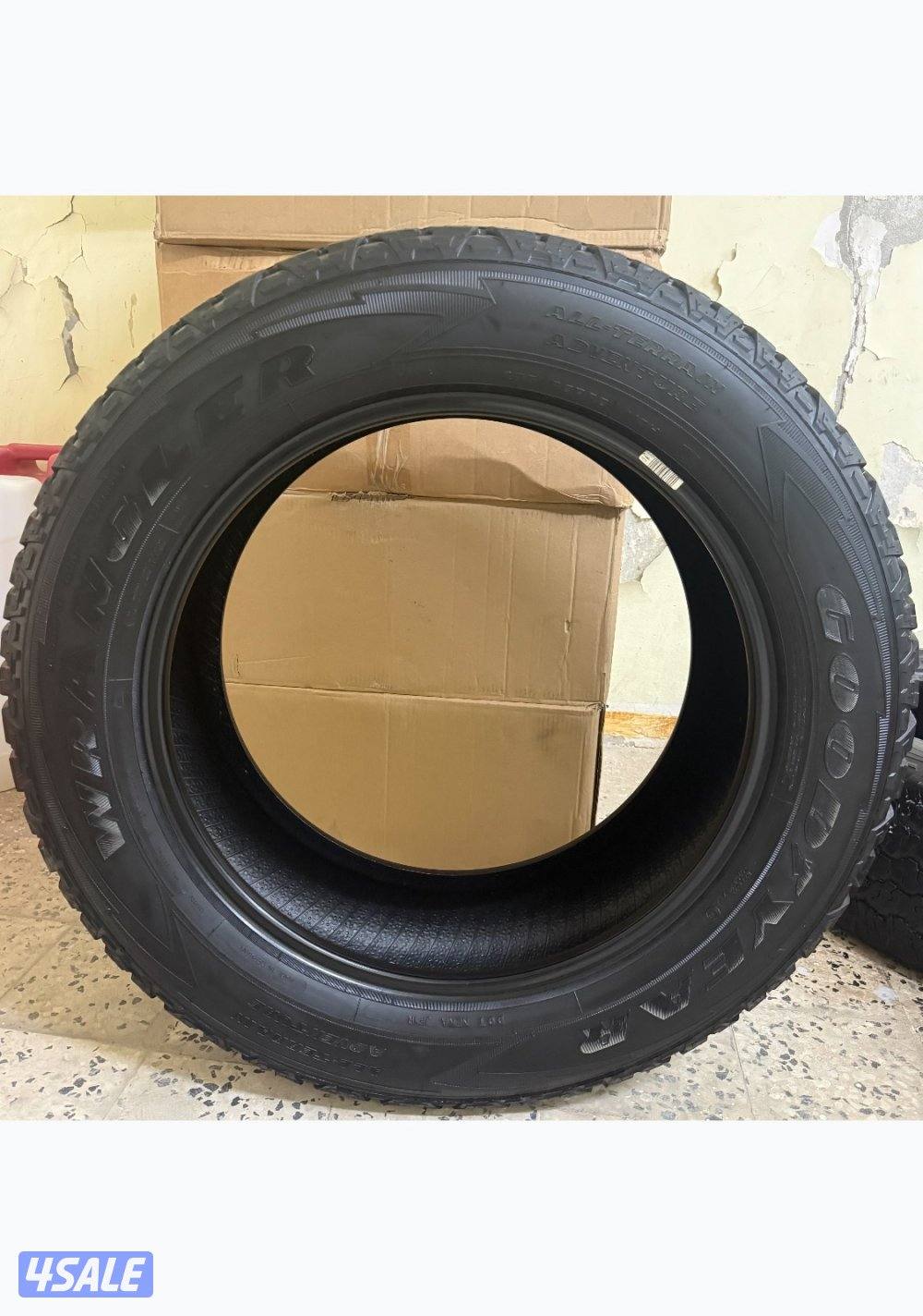 تواير Goodyear حجم 20 بحالة شبة جديده1