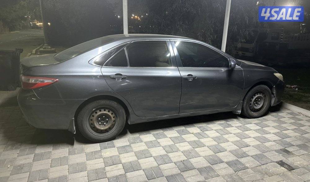 كامري 2017 رمادي .. ماشي 180 الف تقريبا2