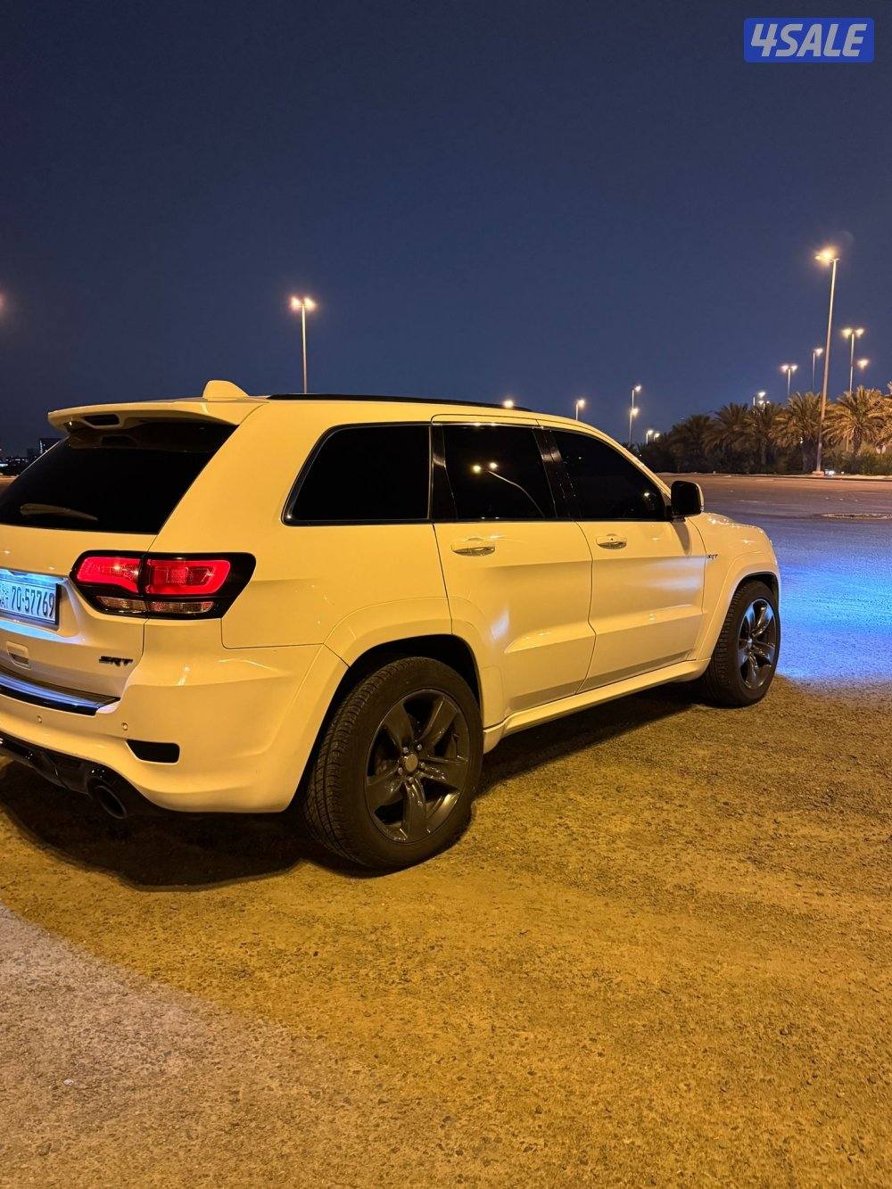 للبيع او للبدل مع يوكن SLT جراند شيروكي اس ارتي ايت1