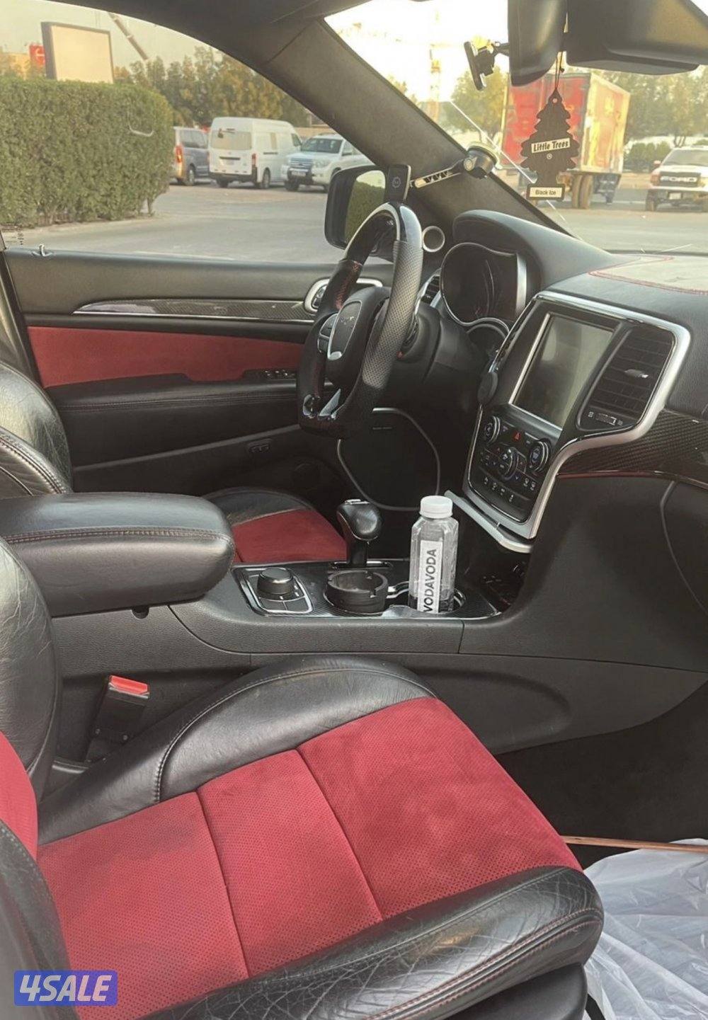 للبيع او للبدل مع يوكن SLT جراند شيروكي اس ارتي ايت8