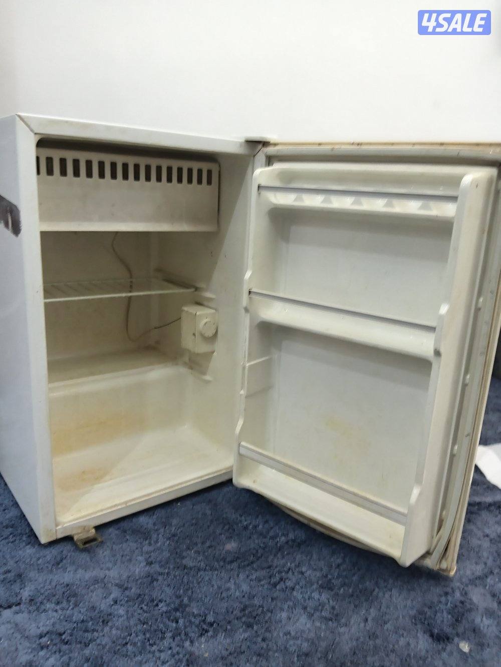 ثلاجة مكتب بحالة جيدة1