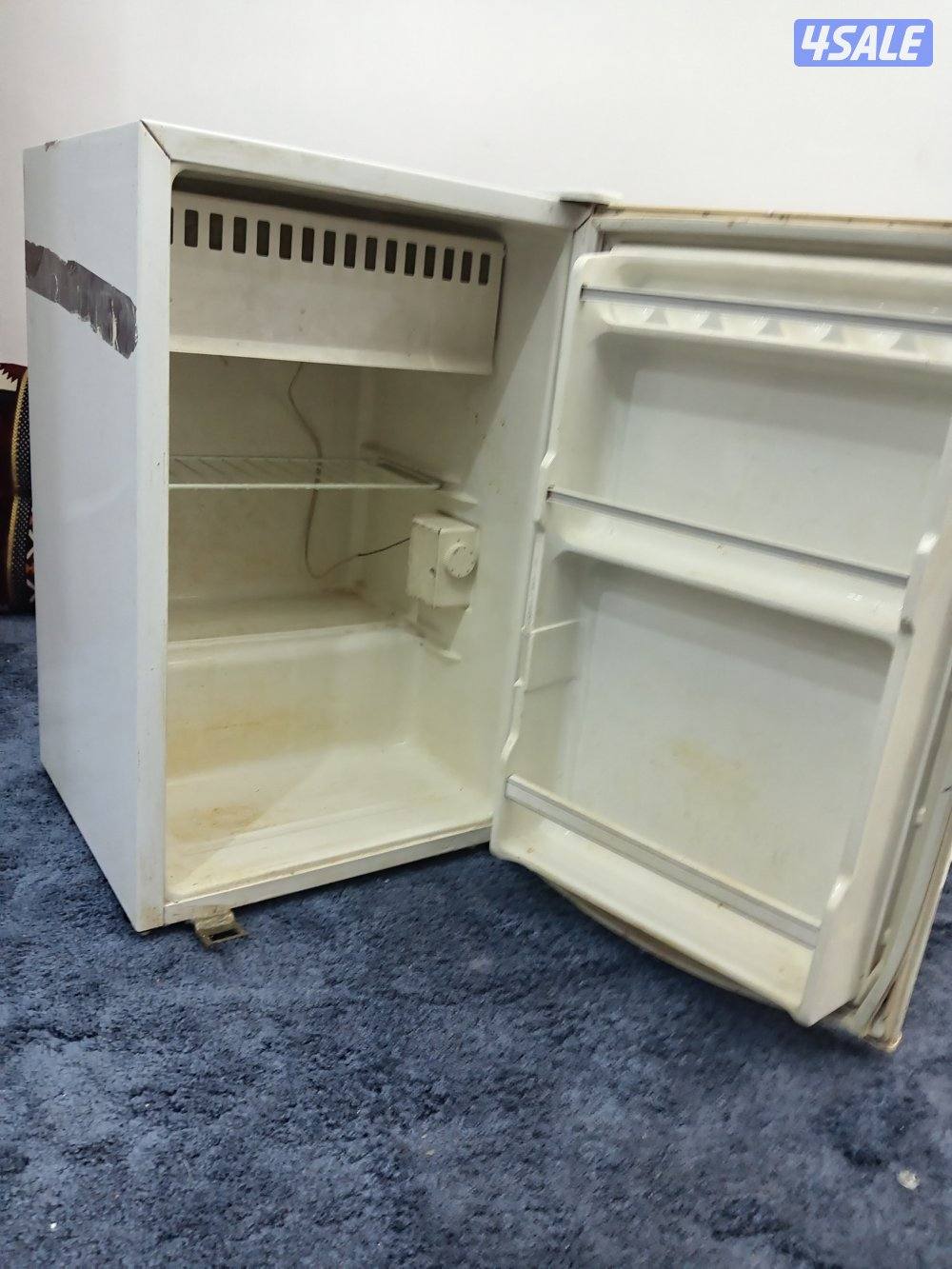 ثلاجة مكتب بحالة جيدة2