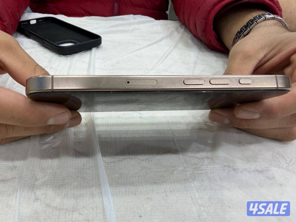 Iphone 16 pro 256GB desert titanium 94% battery health1