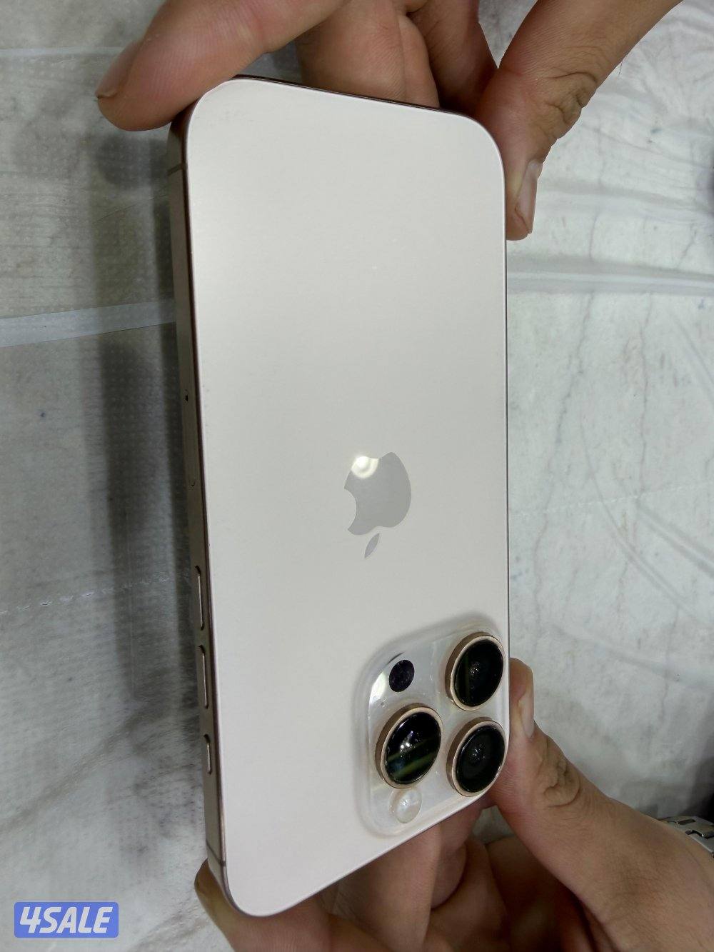 Iphone 16 pro 256GB desert titanium 94% battery health3