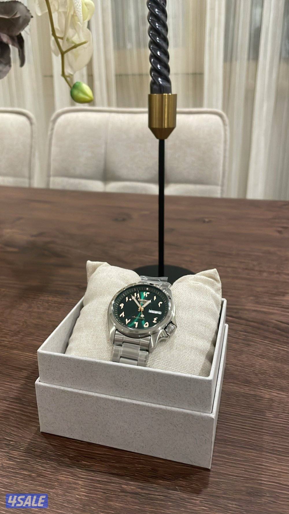 ساعة سيكو 2025 متوفره لدينا ايضا اللون الاسود0