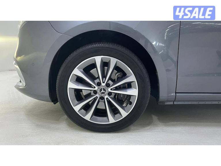 Mercedes-Benz V-Class8