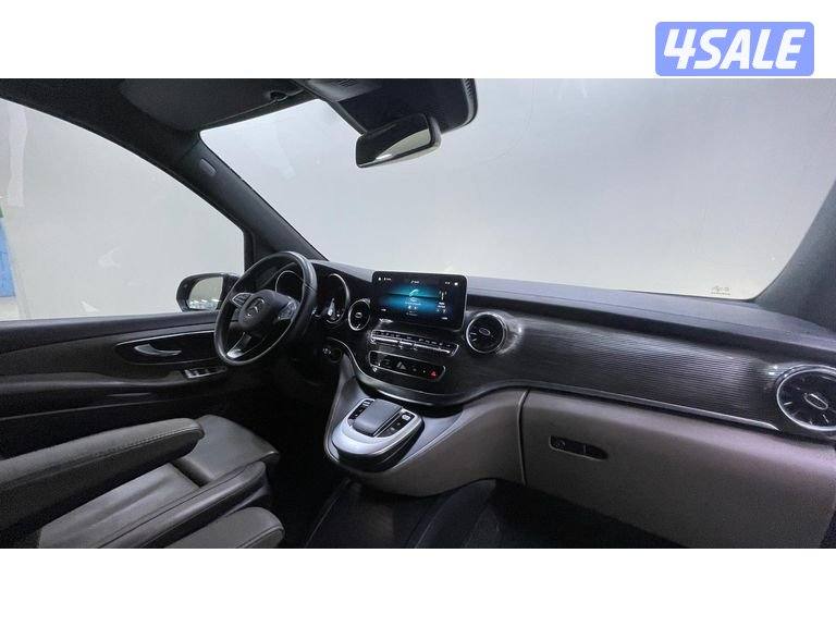 Mercedes-Benz V-Class9