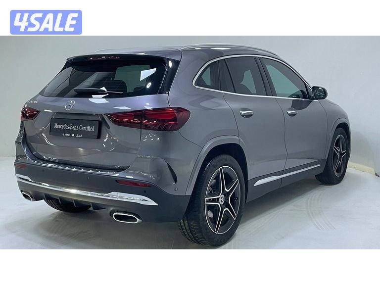 Mercedes-Benz GLA7
