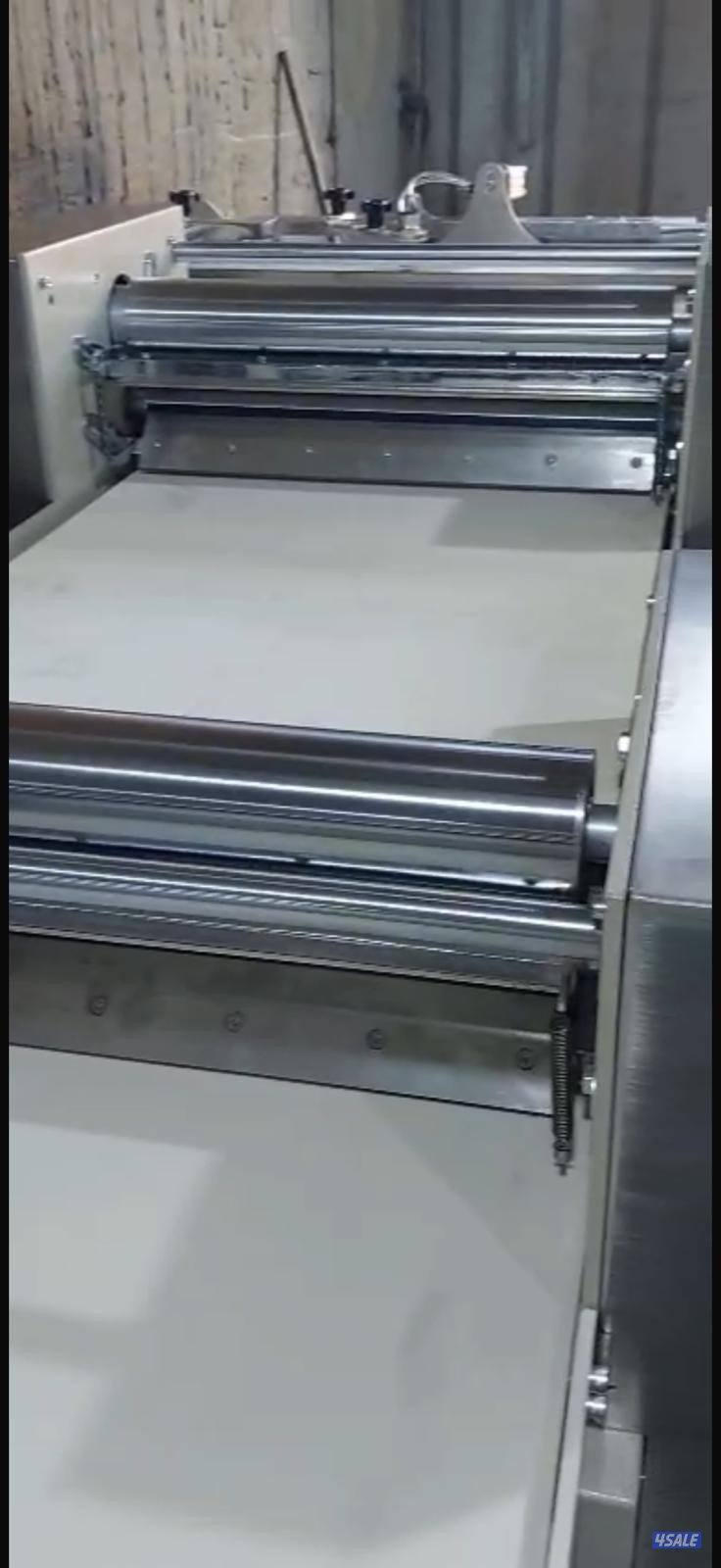 للبيع فرادة عجين استعمال خفيف نظيفه جدآ0