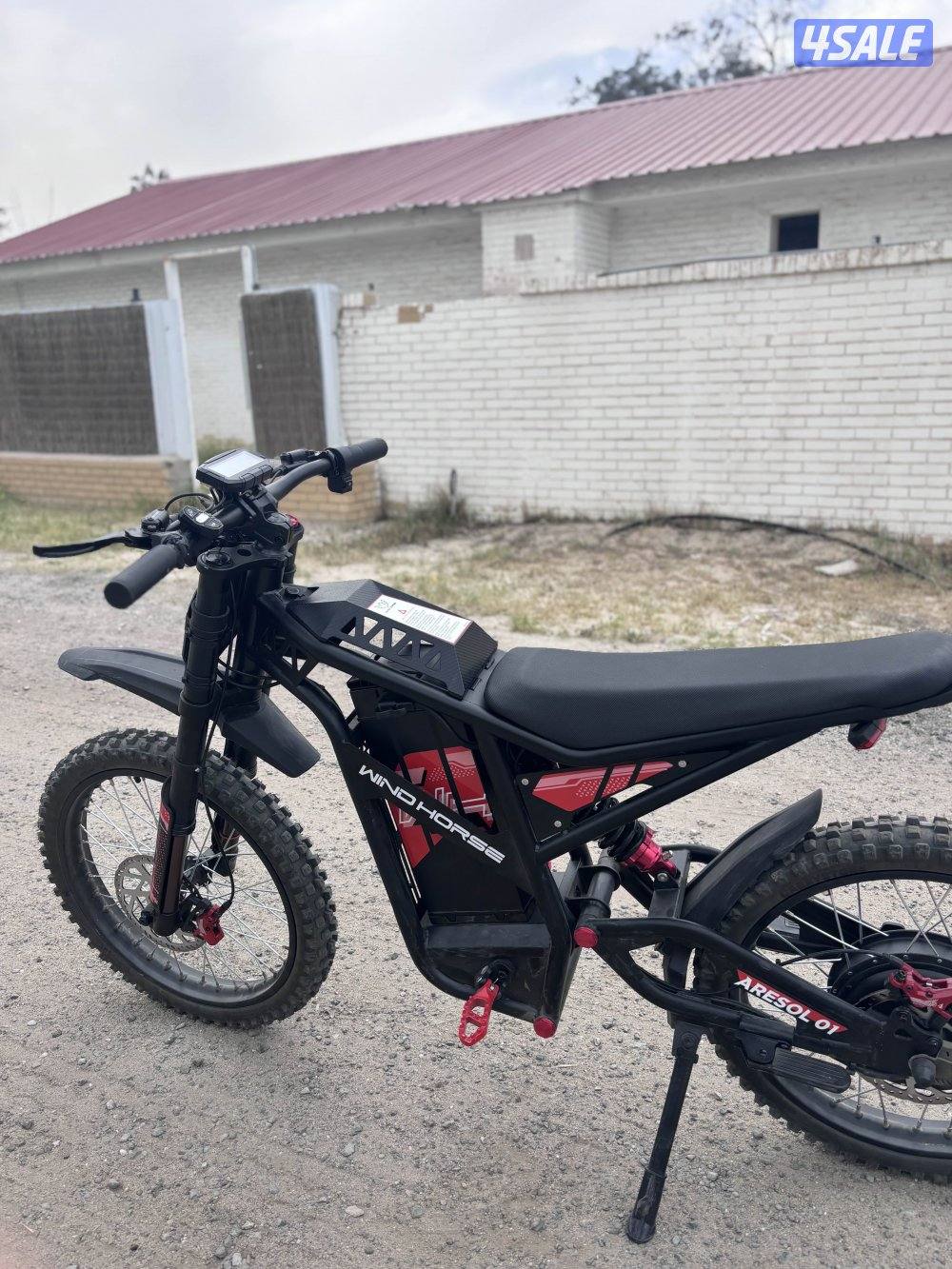 للبيع سيكل Windhorse y1 كهربائي مع الشحن الأصلي و خوذه3