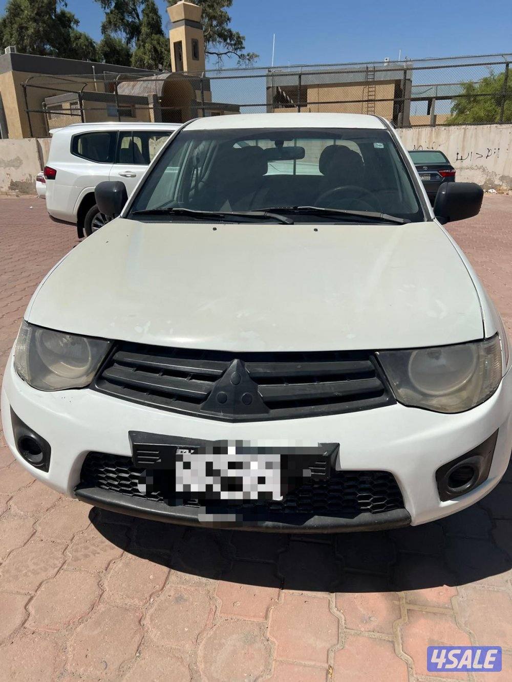 للبيع مستبيشي عربانة بنزين بدون دبل 20130