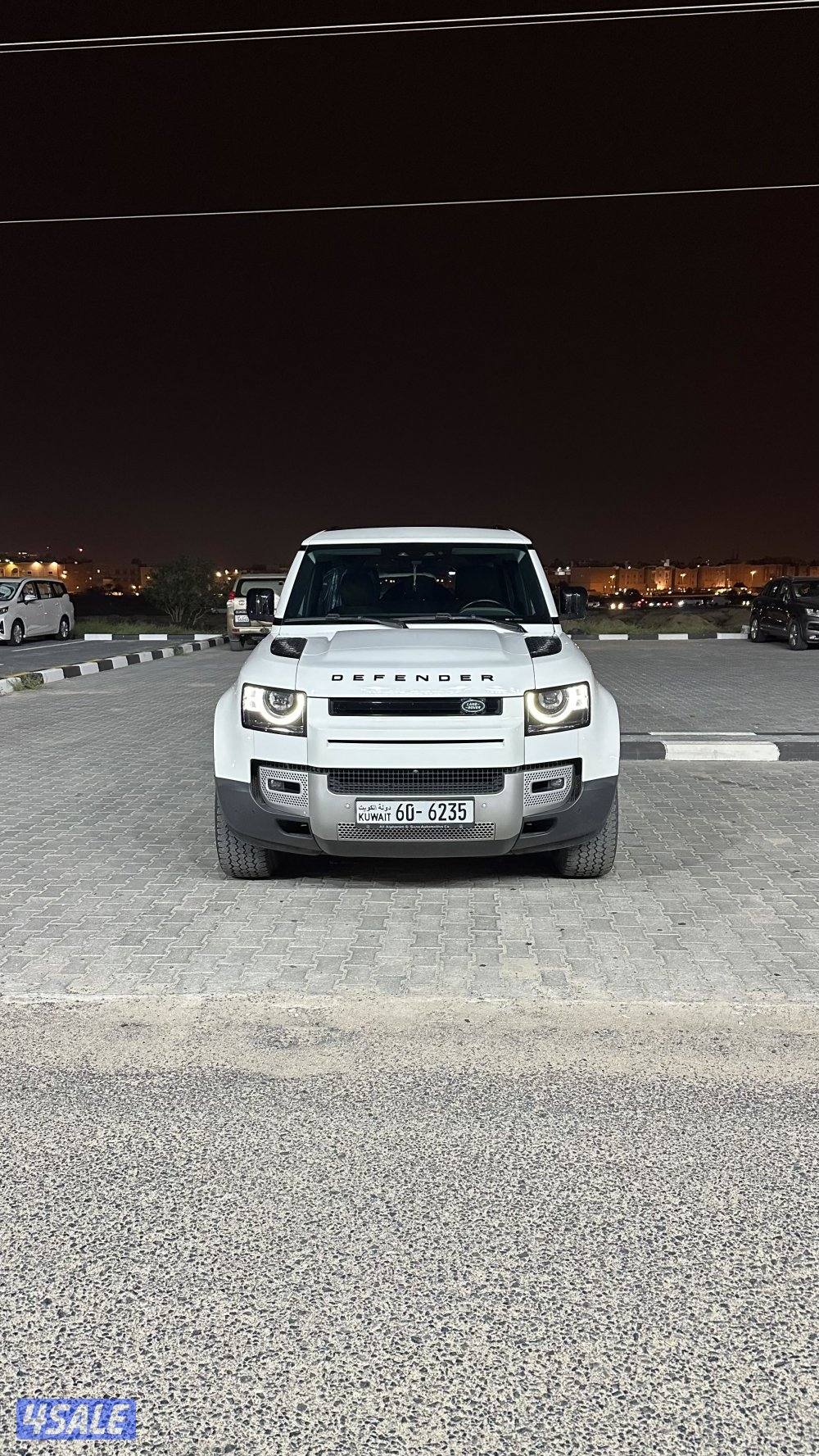 ديفندر ٢٠٢١0