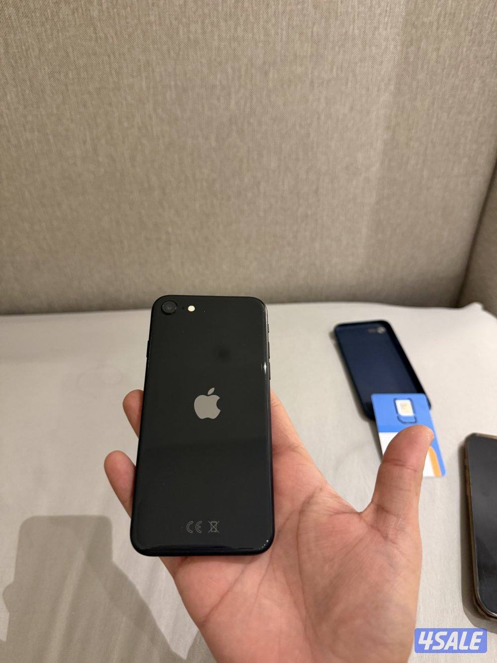 ايفون SE0
