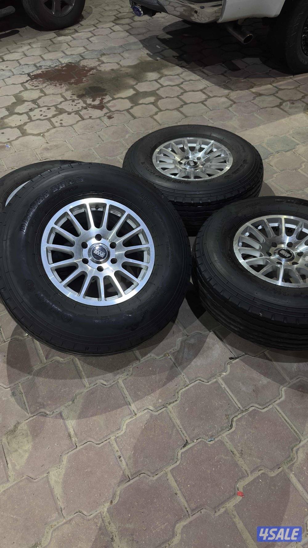 للبيع 4 رنقات برايد اسباني اصلي مع 4 بوالين 9000