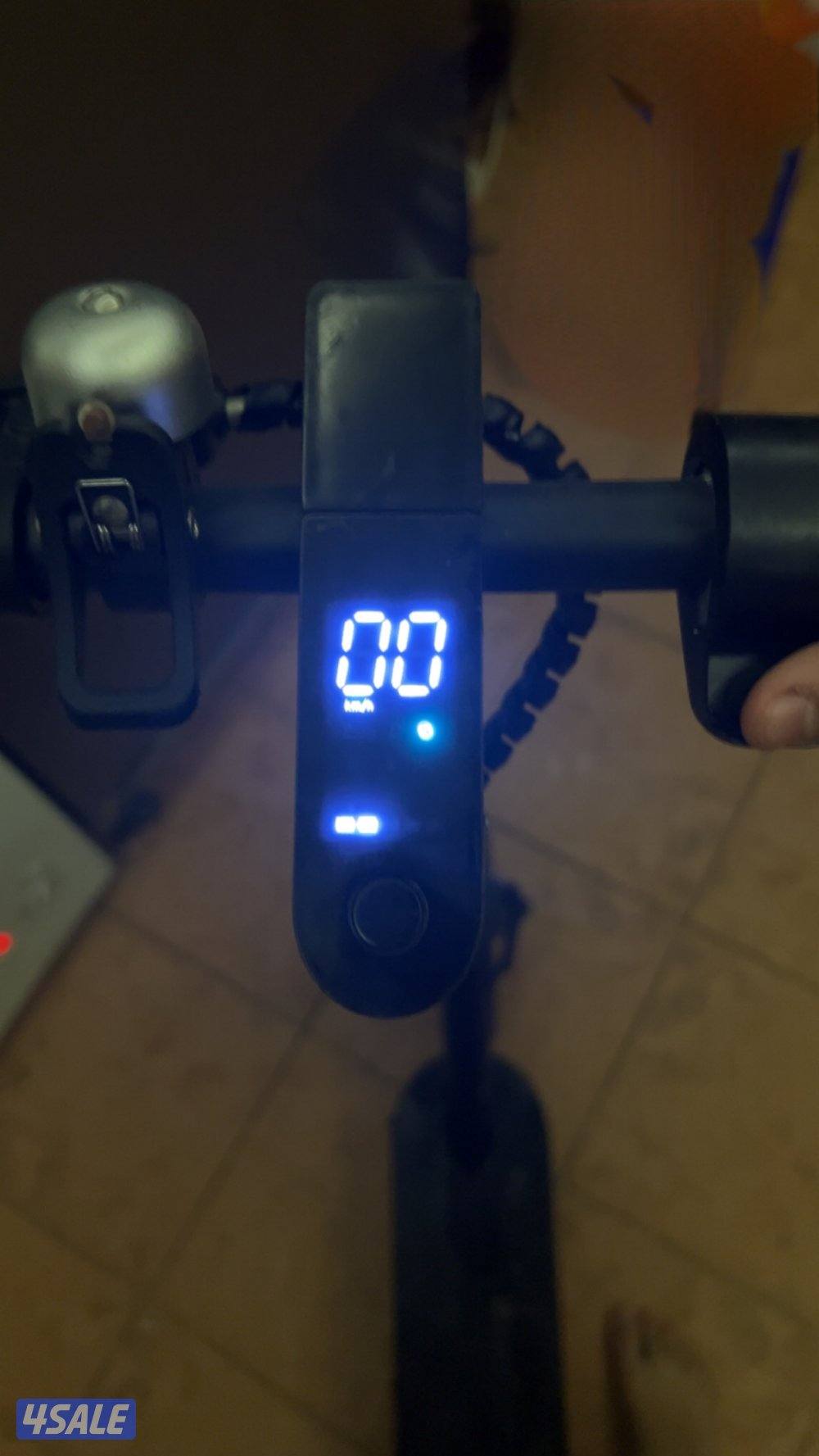 سكوتر الكتروني للبيع ٣٥ دك سرعه ٧٠ كيلومتر2