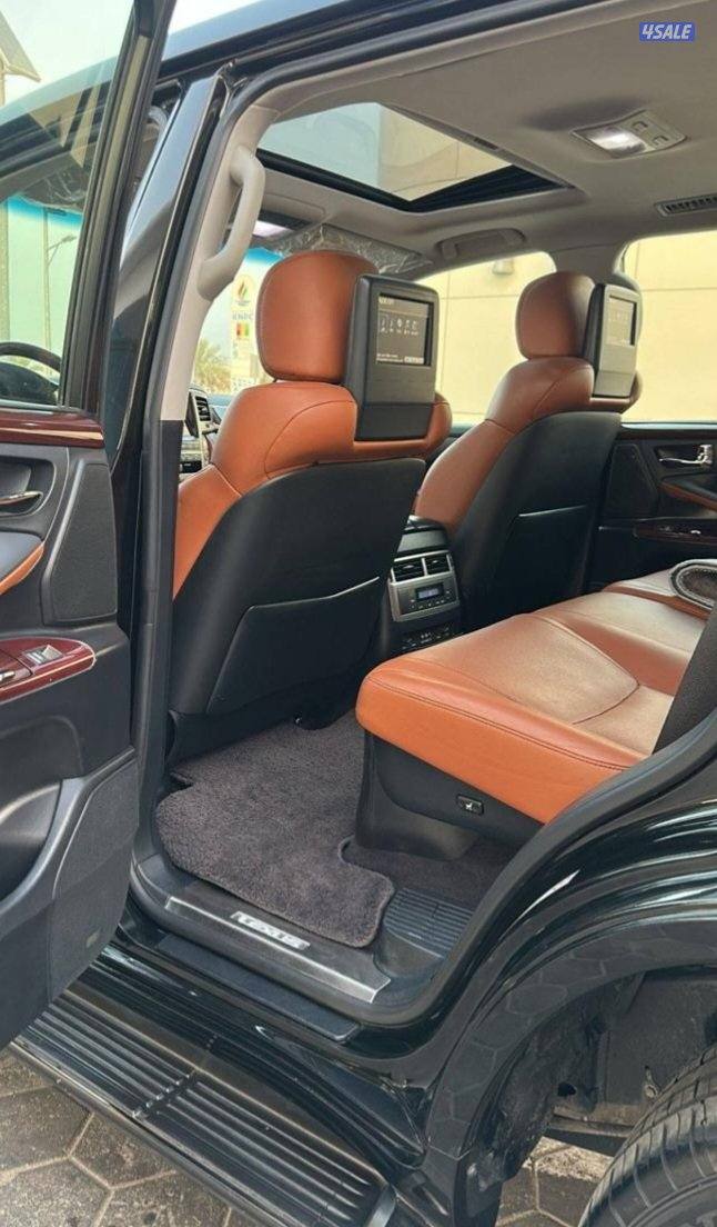 للبيع جيب لكزس LX570 الدرجة الأولى
سبورت داخليه جلد تان موديل 20151