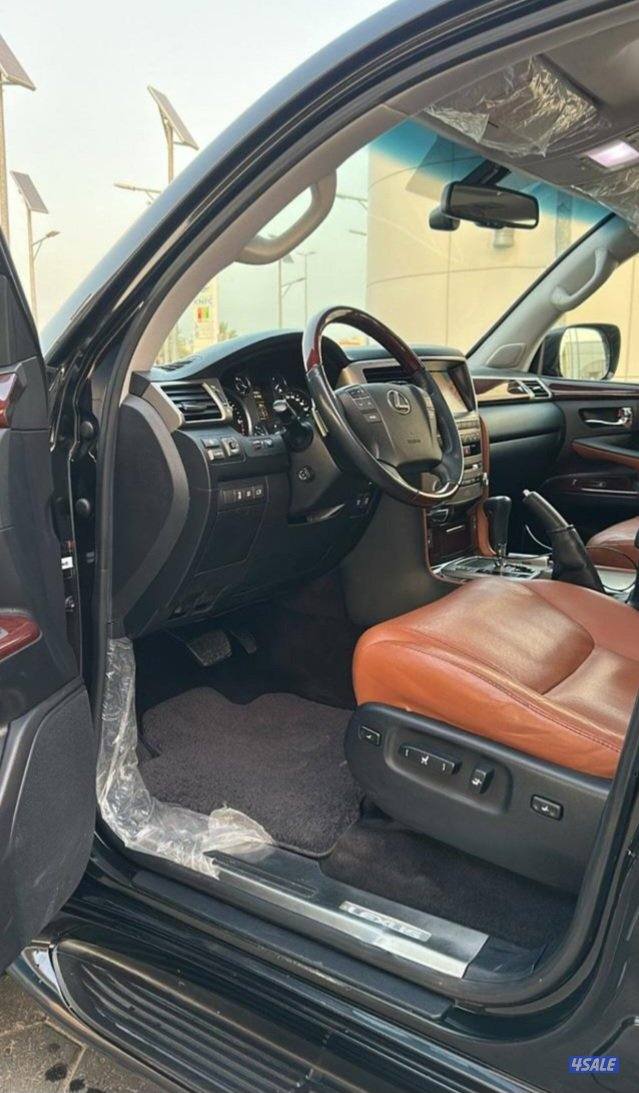 للبيع جيب لكزس LX570 الدرجة الأولى
سبورت داخليه جلد تان موديل 20152