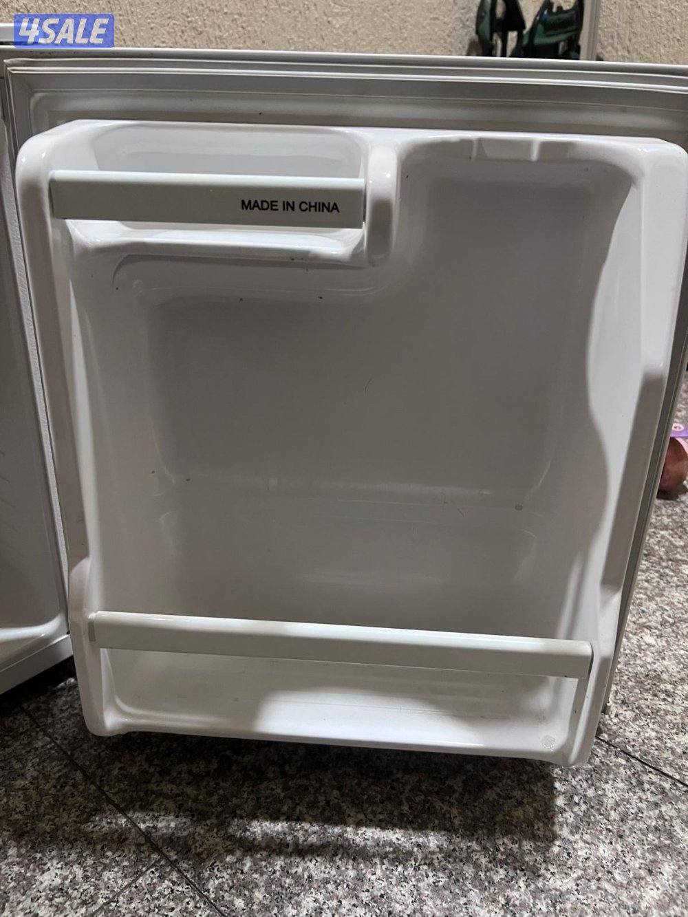 compact office refrigerator/ثلاجة مكتب صغيرة2